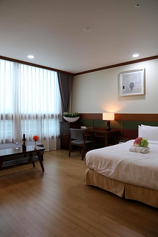 Sacheon Grand Tourist Hotel