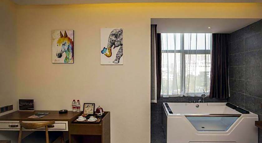 James Joyce Coffetel Wuhu Wanzhi High-Speed Railway Station