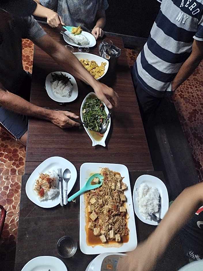 Mae Sot Commune and Camping 