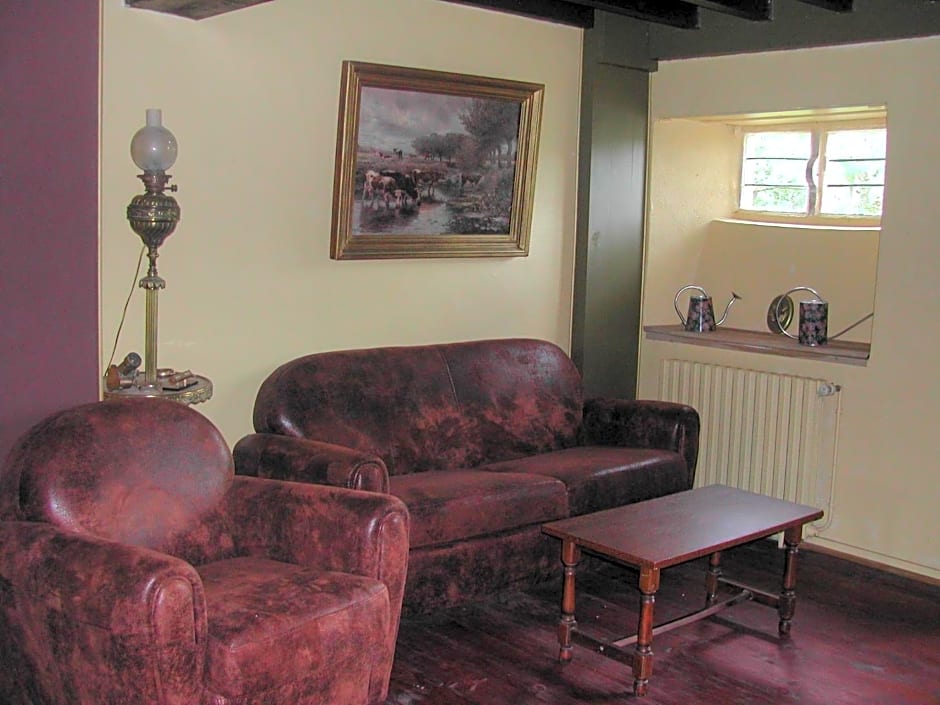 Prieure St Pierre de La Luthumiere