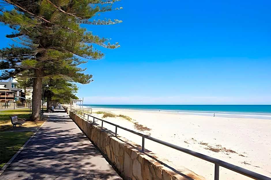 Oaks Glenelg Plaza Pier Suites