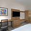 Holiday Inn Express And Suites Fayetteville South By IHG