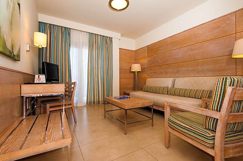 Kn Hotel Arenas del Mar Adults Only