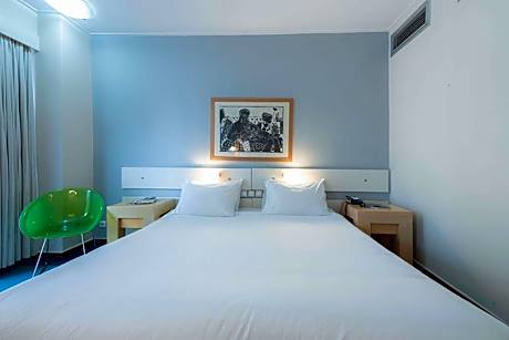 Comfort Queen Room - Non-Smoking