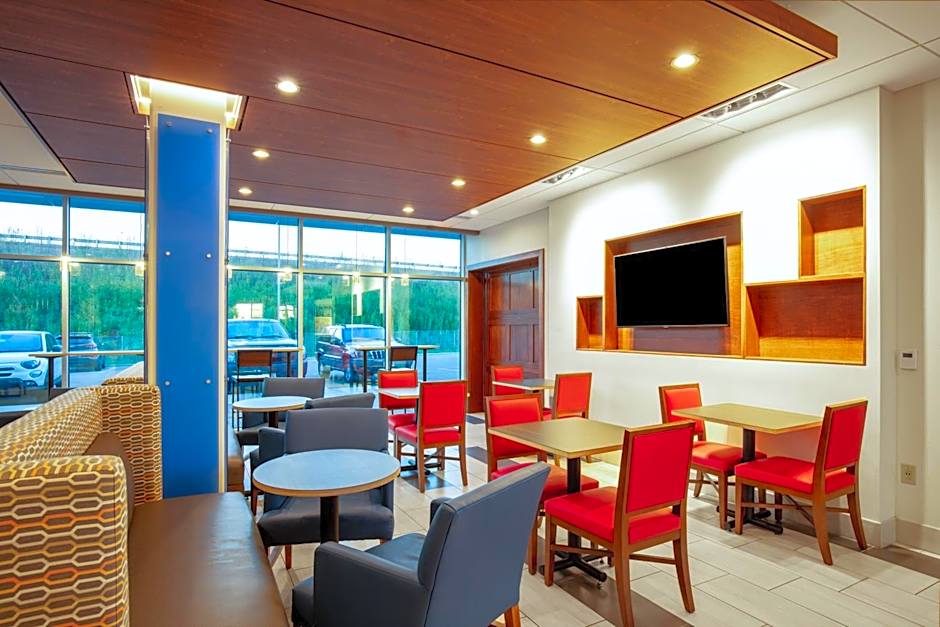 Holiday Inn Express And Suites Beloit By IHG