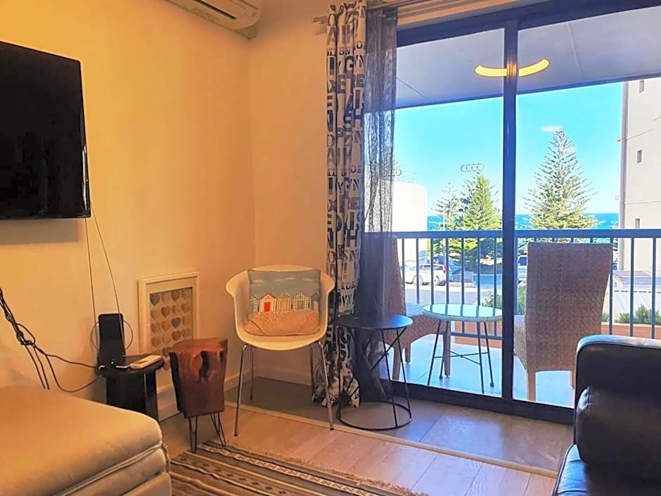 Coastal Salty Air 2bedrm 2bath W Ocean Views!