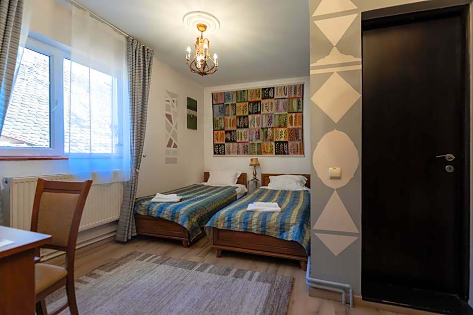 Vila Fortuna - Art O'Clock