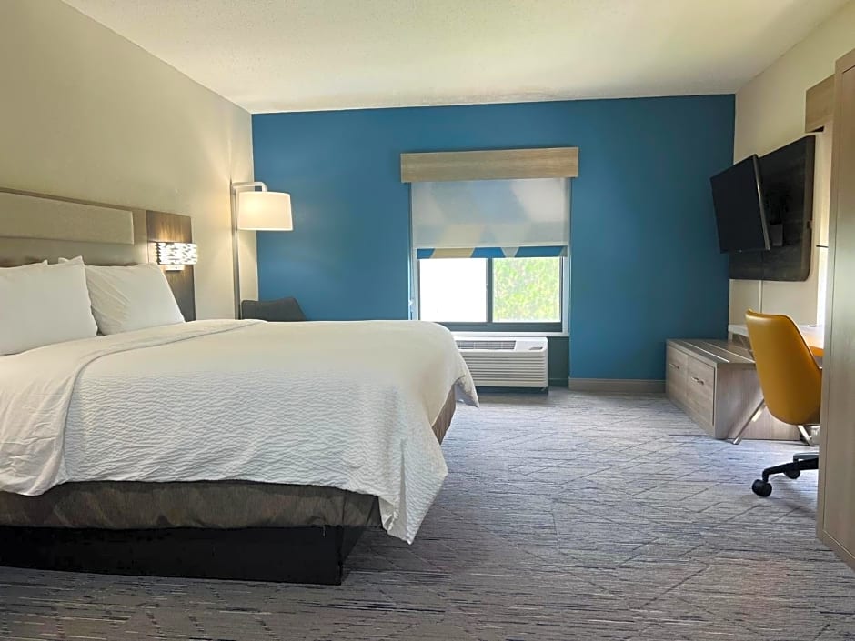 Holiday Inn Express & Suites Sebring, an IHG Hotel