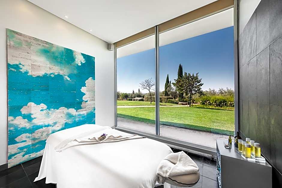 Convento do Espinheiro, Historic Hotel & Spa