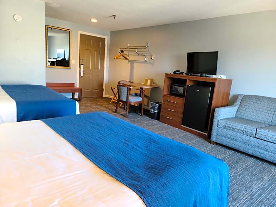 Photo 1 of 8 of 2 Queen Beds with Sofabed