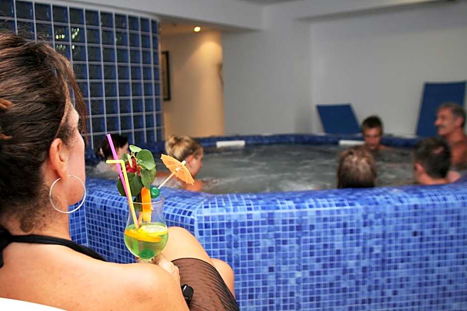 Poseidonia Beach Hotel