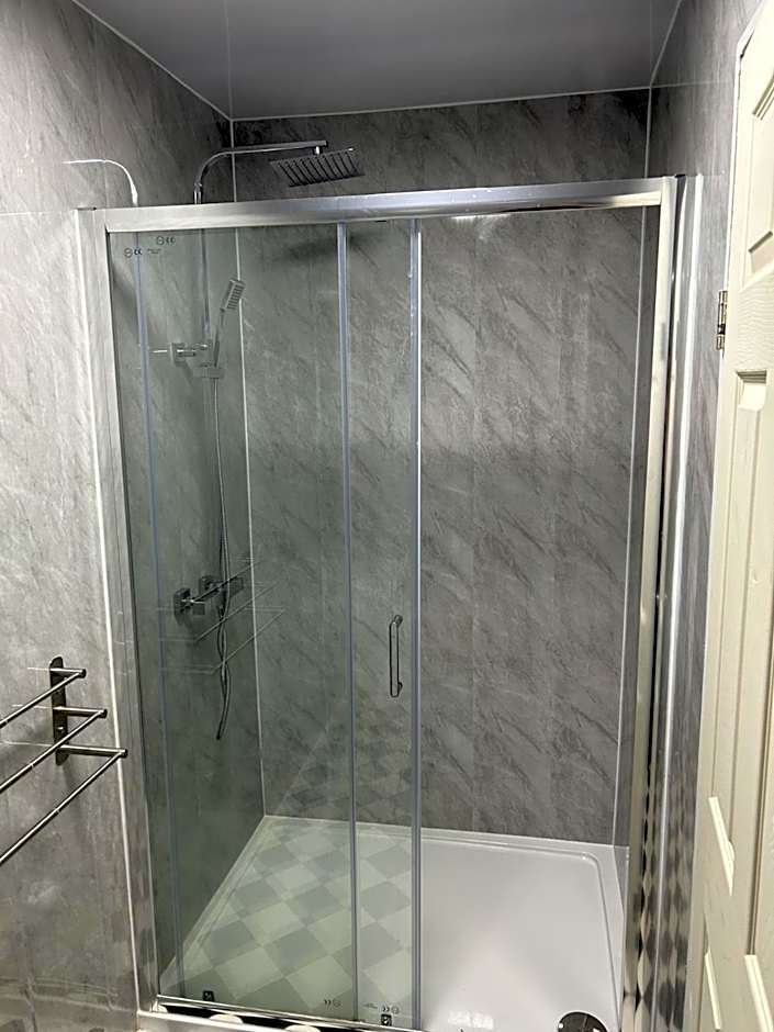 Photo 1 of 7 of Superior 1 King Bed
