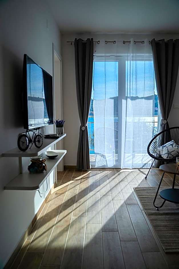 Tisno Laurel Apartments