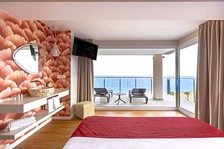 Habitación doble superior vista mar con bañera de hidromasaje