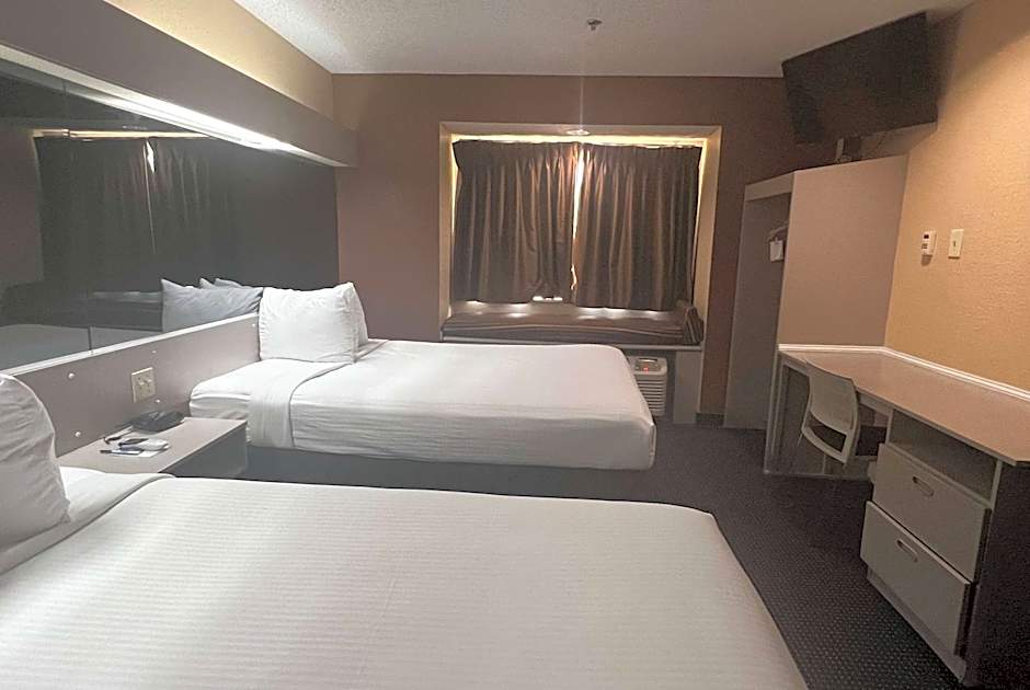 Microtel Inn & Suites By Wyndham Houston