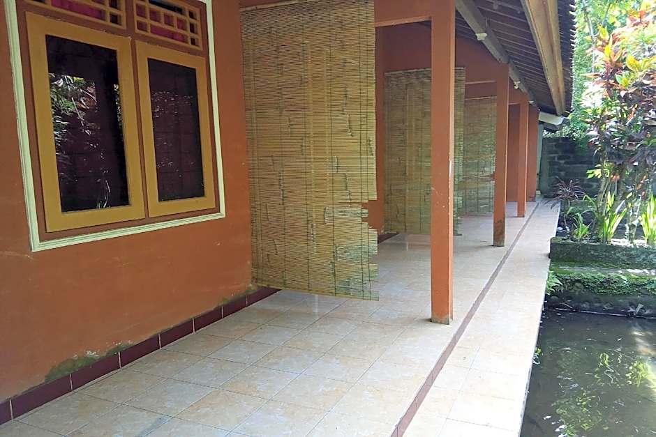 Hotel O Dannis Homestay Near Musholla Al Istiqomah Terawangan