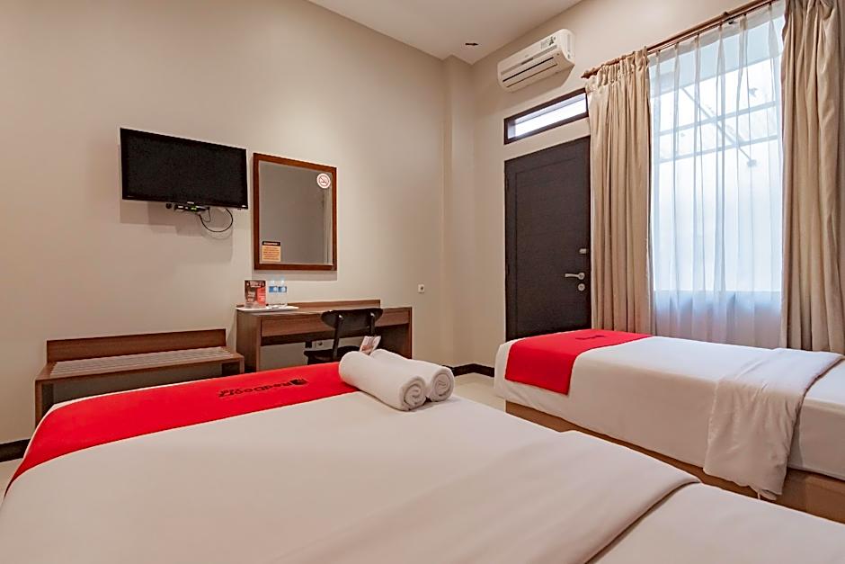 RedDoorz near Simpang Dago 2