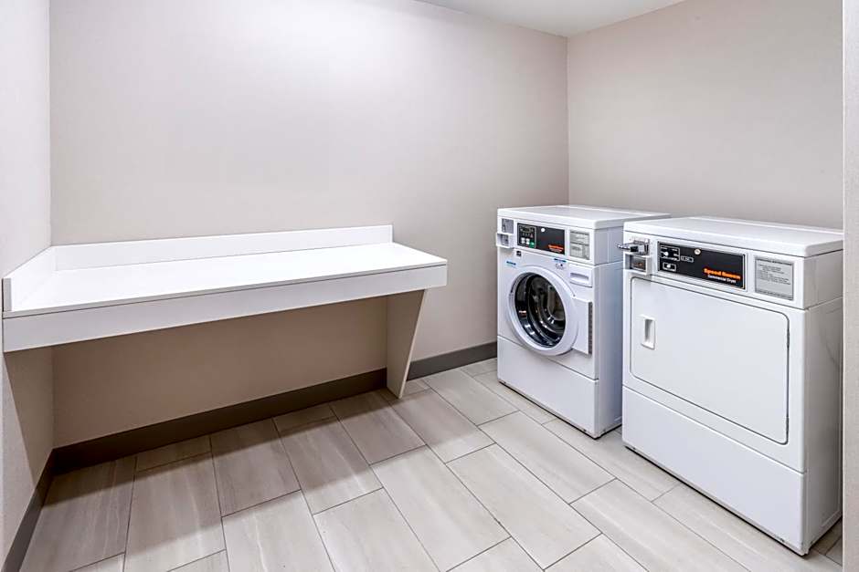 Holiday Inn Express Hotel & Suites Cheyenne By IHG