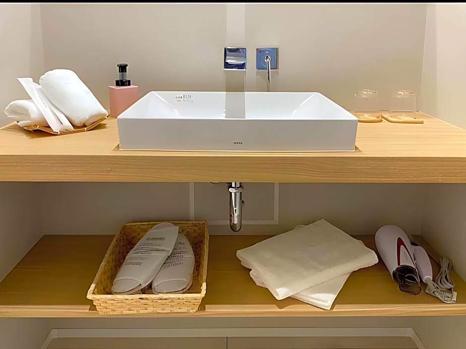Kansai Airport Hotel Pine Villa