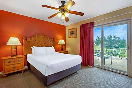 One-Bedroom Apartment with One Queen and One Sofa Bed - Non-Smoking