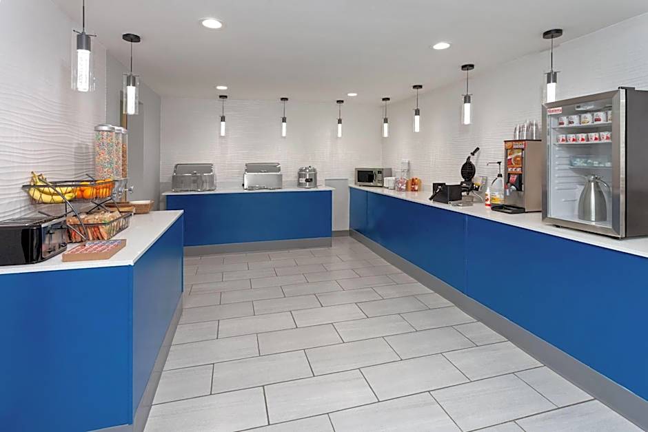 La Quinta Inn & Suites by Wyndham Champaign