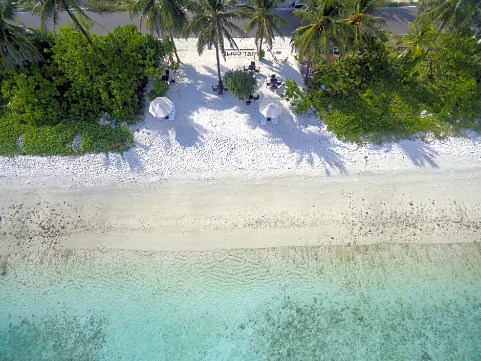 The White Harp Beach Hotel