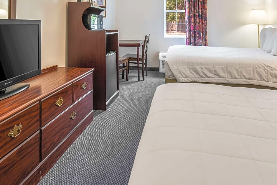 Knights Inn Sandusky