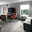 Hampton Inn By Hilton & Suites West Bend