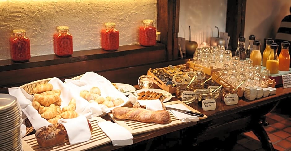 Schloss-Hotel am See - Swiss-Chalet Merlischachen