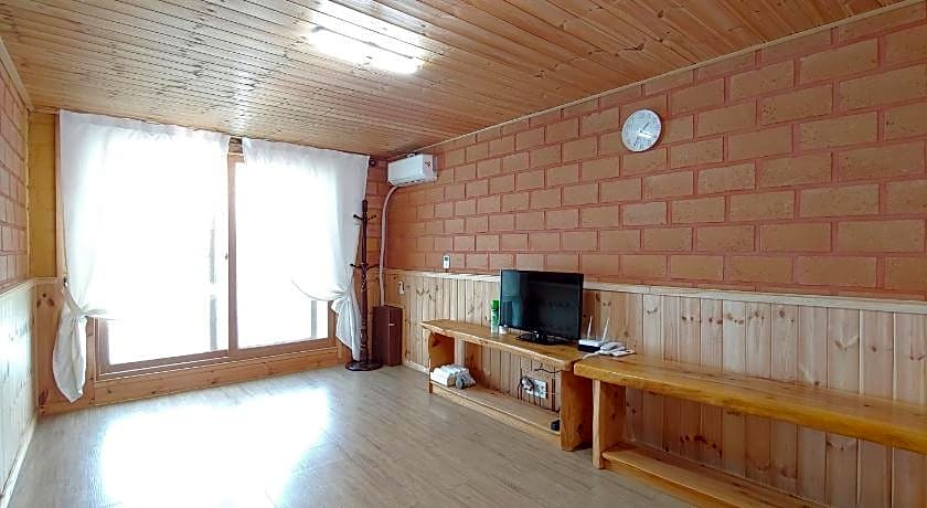 Jeju Hani Baram Pension