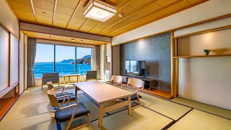 Dinner Time 17:30 - Upgraded Japanese-Style Room with Standard Dinner and Breakfast - Non-Smoking