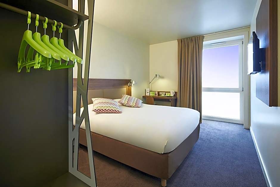 CAMPANILE PARIS SUD - Saclay