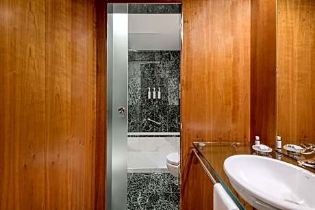 Standard Room, 1 Queen Bed, Non Smoking