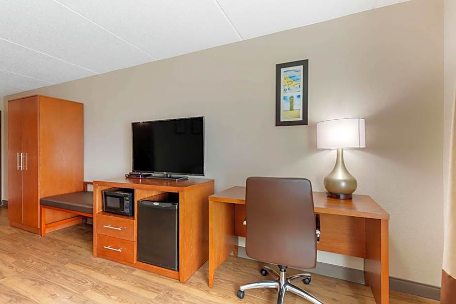 Comfort Inn & Suites Milford