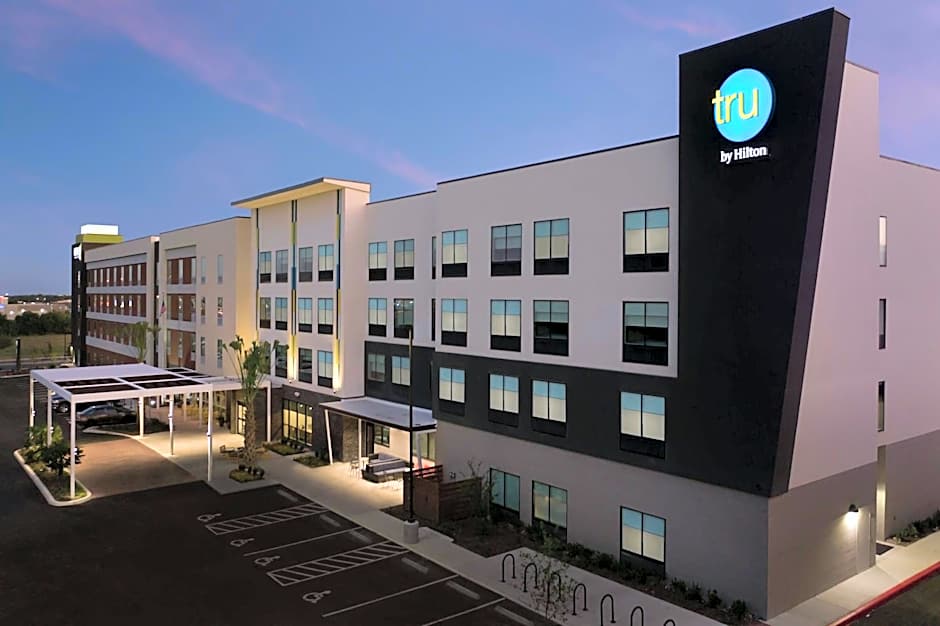 Tru by Hilton San Antonio Lackland Sea World