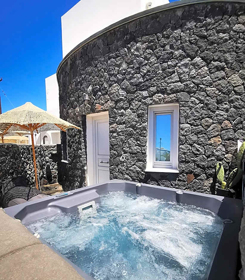 Alafropetra Luxury Suites