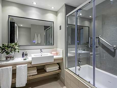 Junior King Suite
