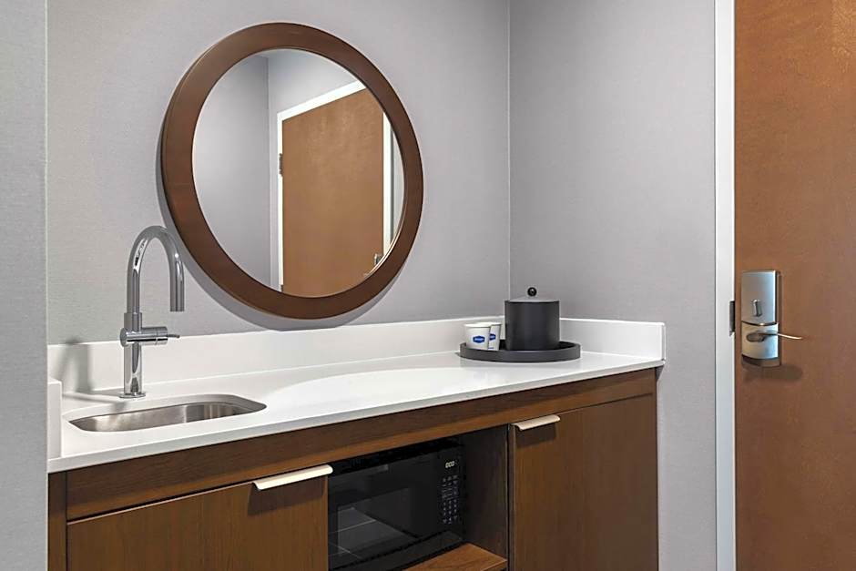 Hampton Inn & Suites Orangeville, ON