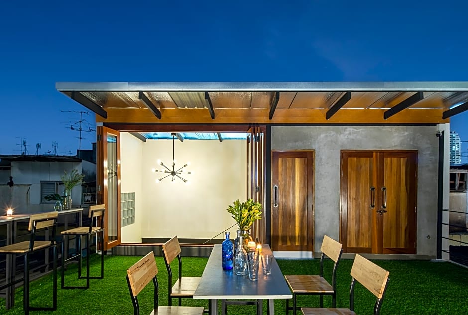 Timber Hostel by ZUZU