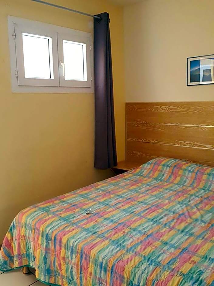 Hotel Les Manguiers Jardin de l'Etat Centre Ville Parking Gratuit Canal Sat