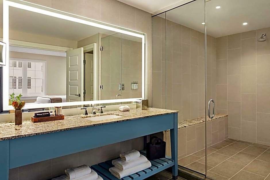 The Harpeth Downtown Franklin, Curio Collection by Hilton