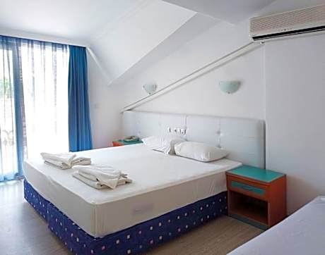 Suite with Garden View