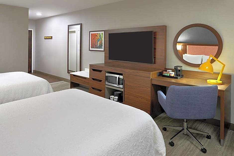 Hampton Inn & Suites Montreal-Dorval