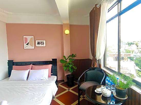 Chill House Dalat Hotel 