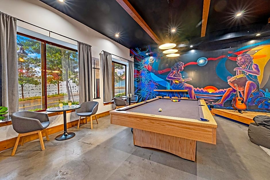 Howzit Hostels Maui