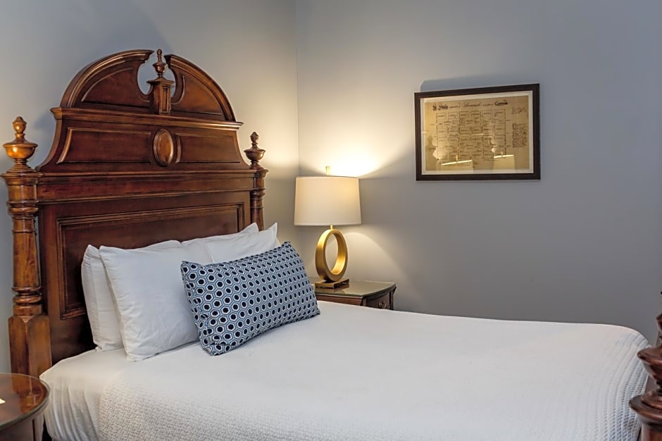 East Bay Inn, Historic Inns of Savannah Collection