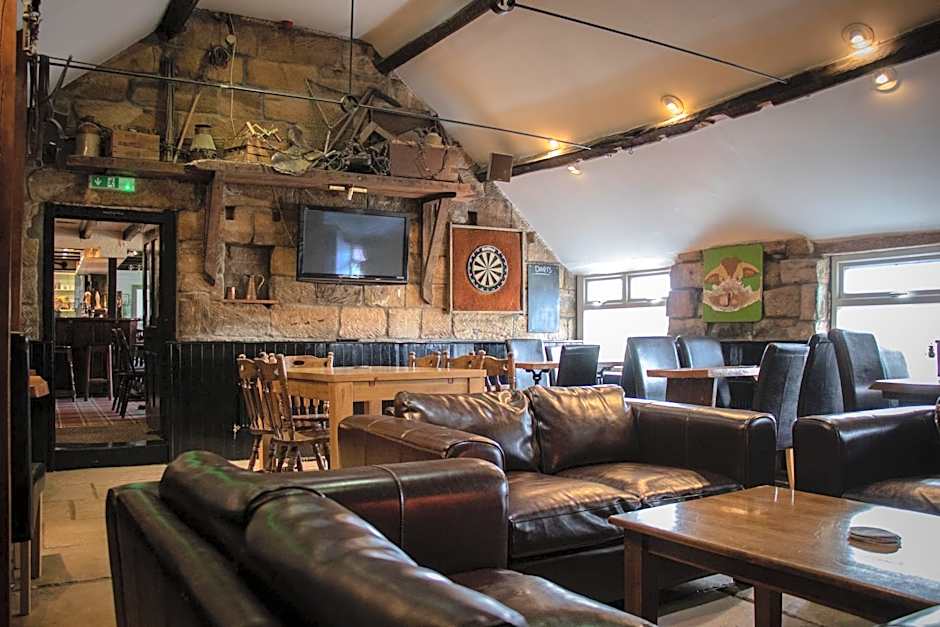 The Fox & Hounds Inn & Camping Pods