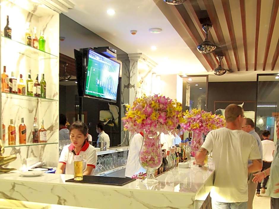 Hemingways Silk Hotel