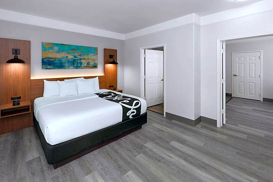 La Quinta Inn & Suites by Wyndham Angleton