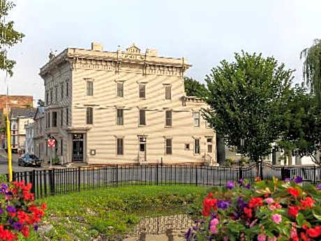 Stewart House Hotel
